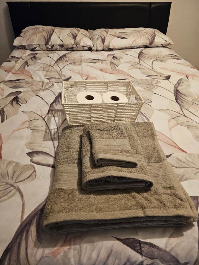 Axel'S Rooms 1 Manchester Exterior photo
