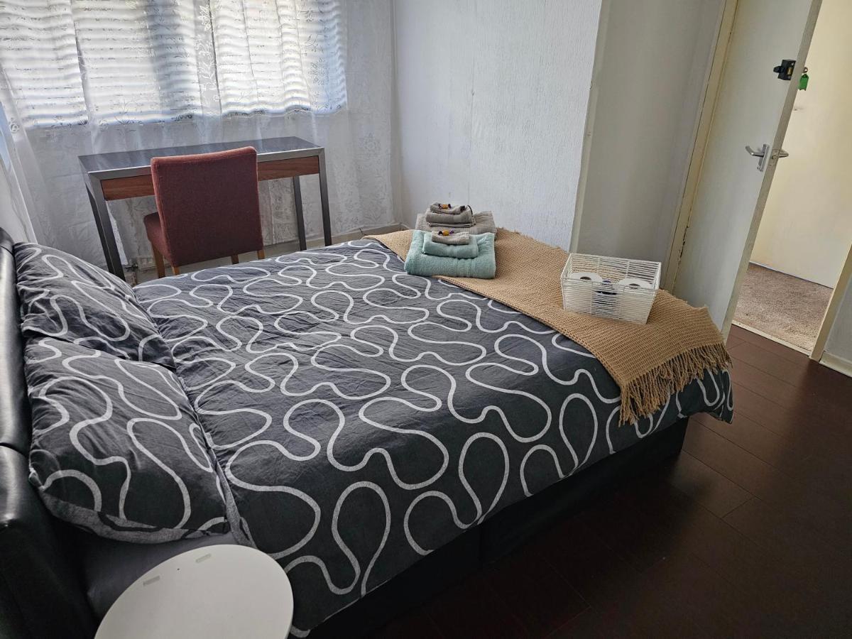 Axel'S Rooms 1 Manchester Exterior photo